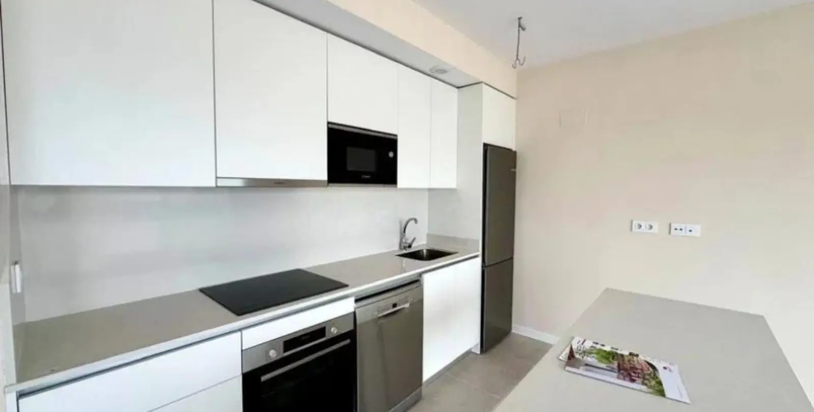 Venta de apartamento en planta media en Bel Air 2