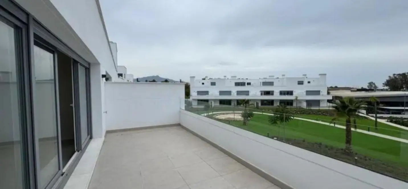 Venta de apartamento en planta media en Bel Air 2