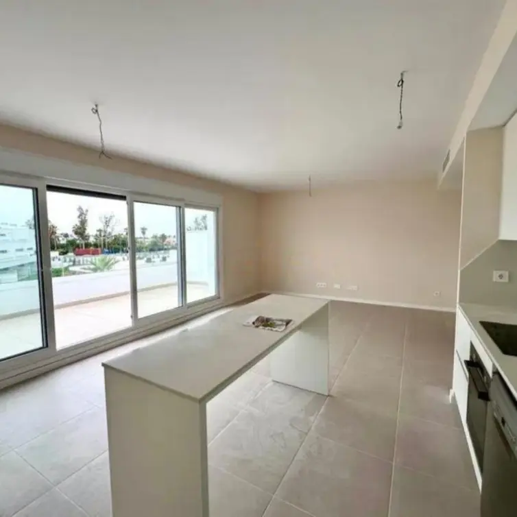 Venta de apartamento en planta media en Bel Air