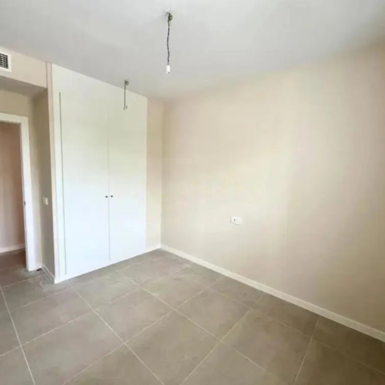 Venta de apartamento en planta media en Bel Air