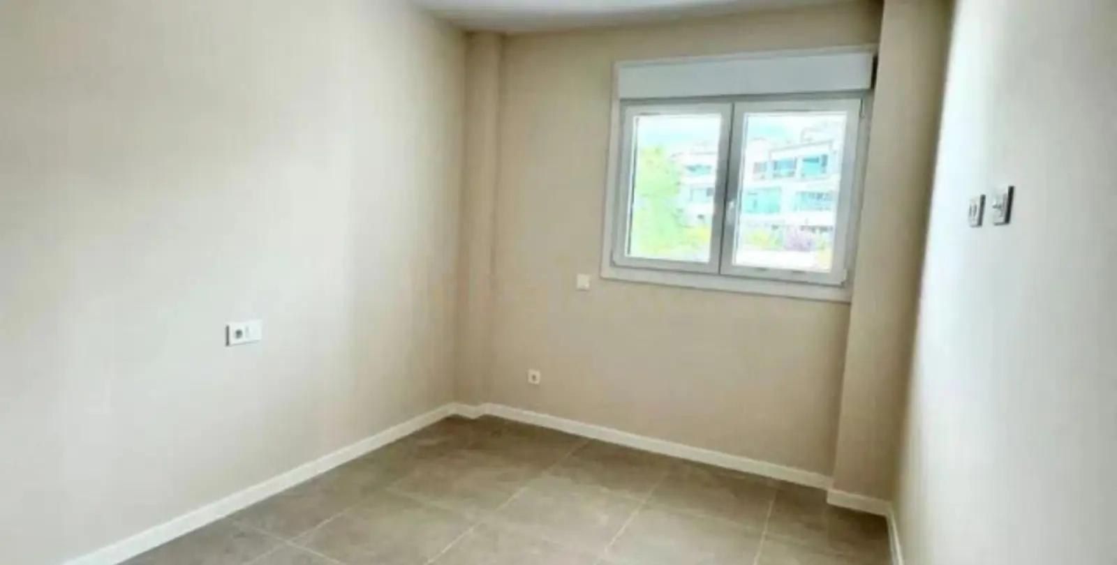 Venta de apartamento en planta media en Bel Air 10