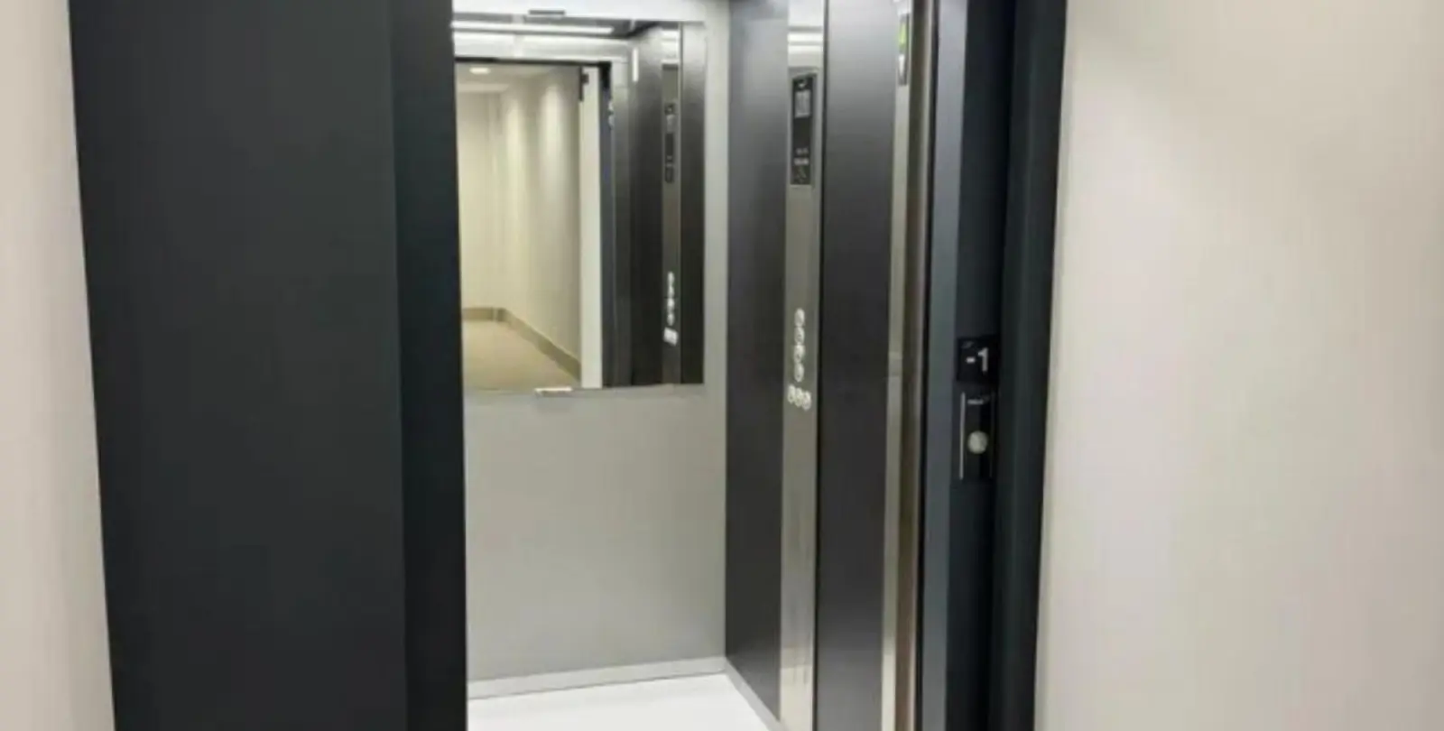 Venta de apartamento en planta media en Bel Air 25