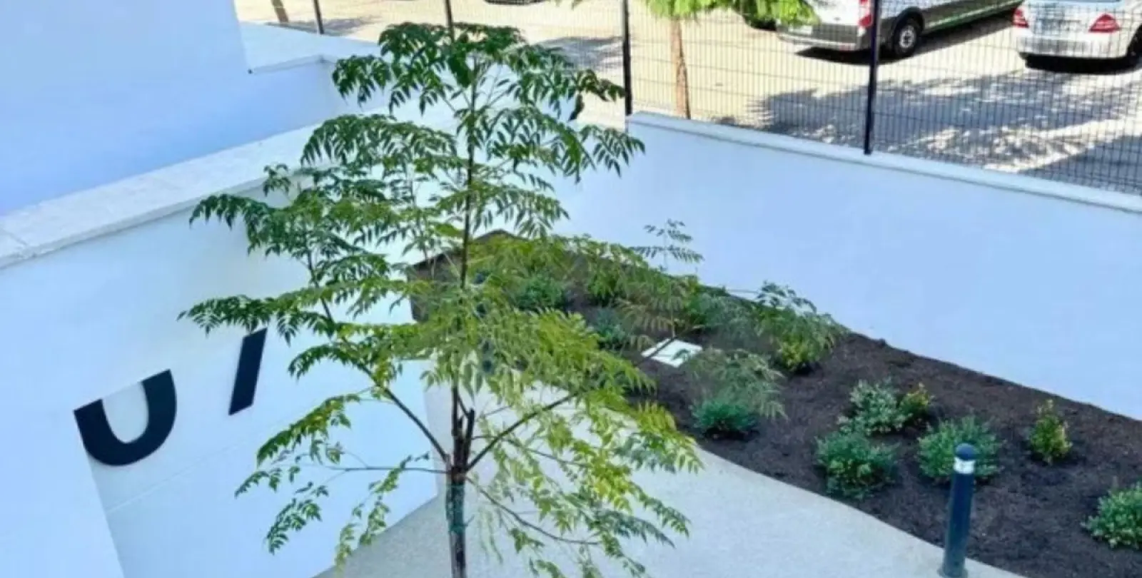 Venta de apartamento en planta media en Bel Air 33