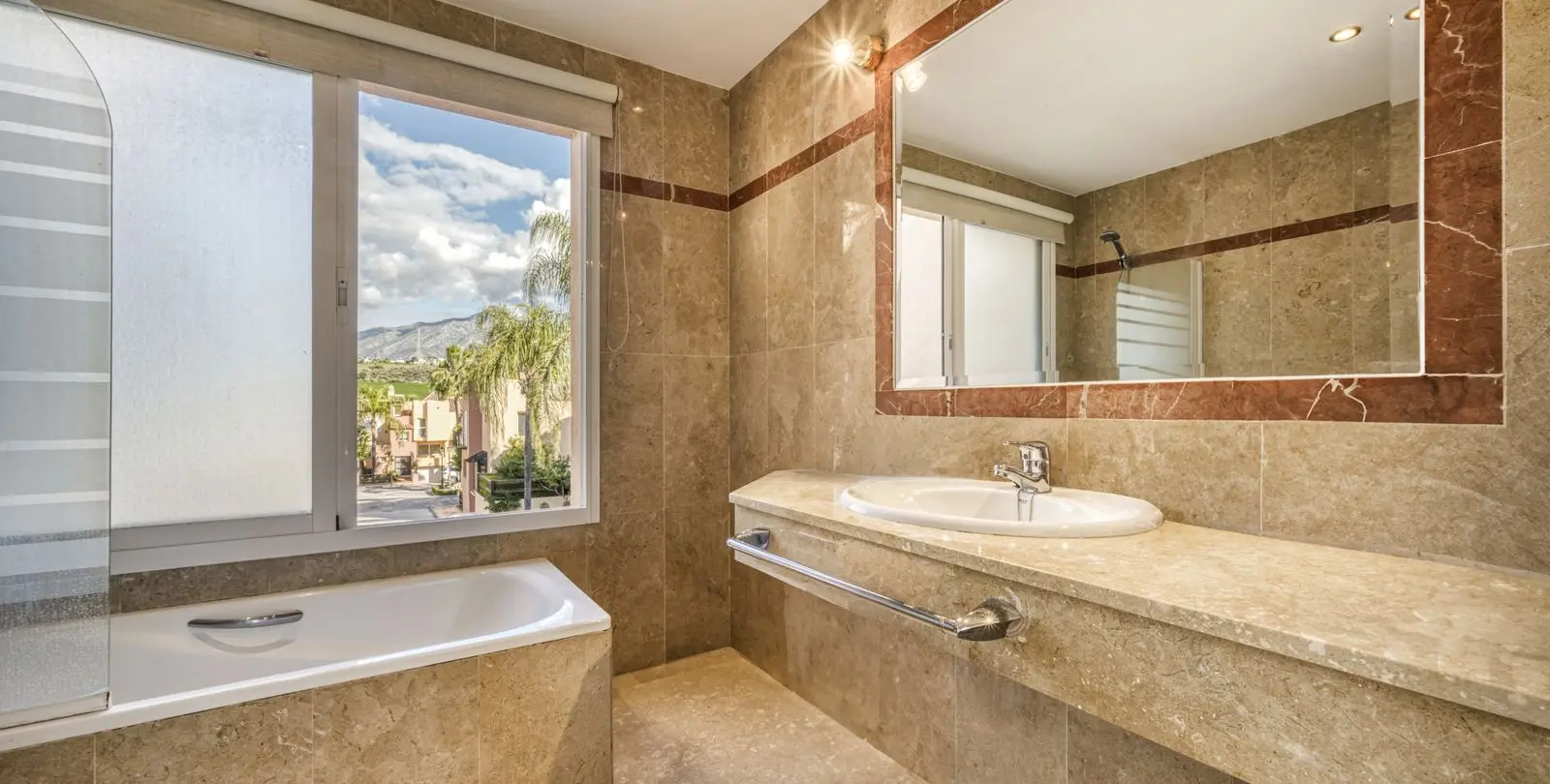 Sale of townhouse in Marbella 13