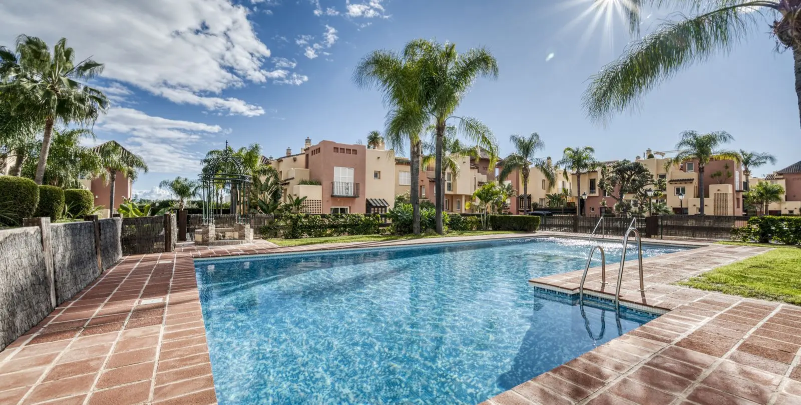 Sale of townhouse in Marbella 26