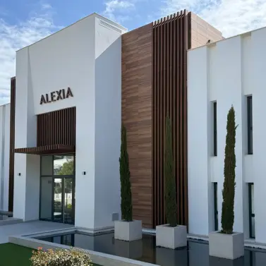 Продажа апартаментов на первом этаже в Estepona