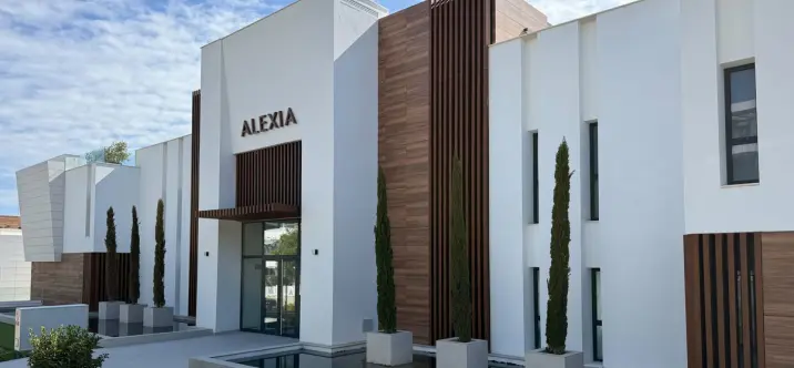 Продажа апартаментов на первом этаже в Estepona 0