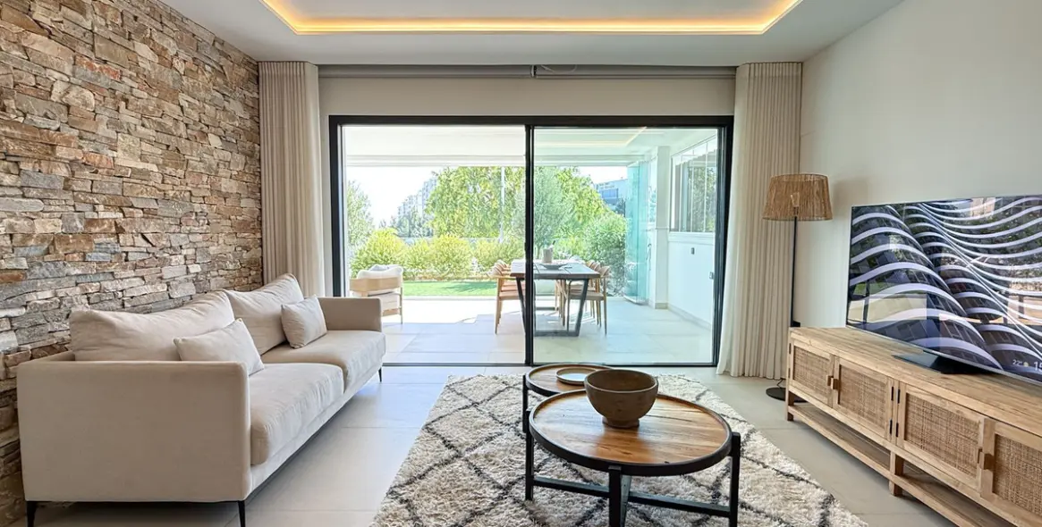 Продажа апартаментов на первом этаже в Estepona 3