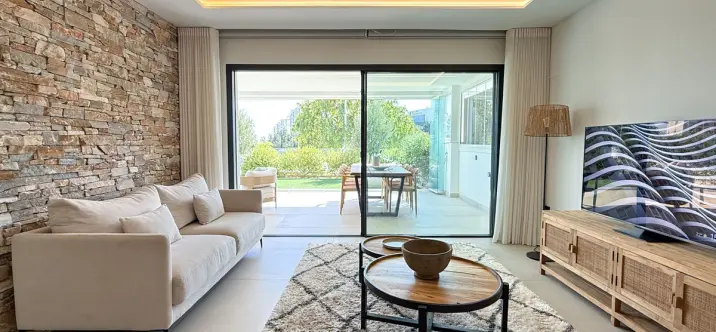 Продажа апартаментов на первом этаже в Estepona 2