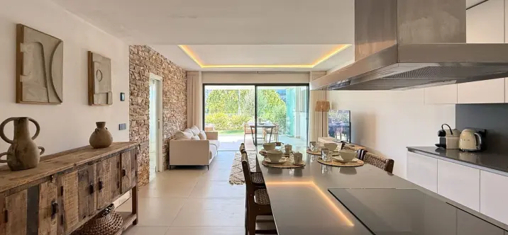 Продажа апартаментов на первом этаже в Estepona 3