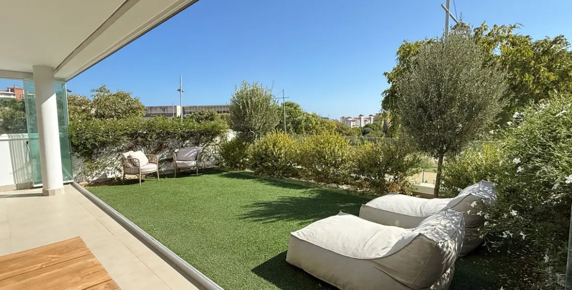 Продажа апартаментов на первом этаже в Estepona 10