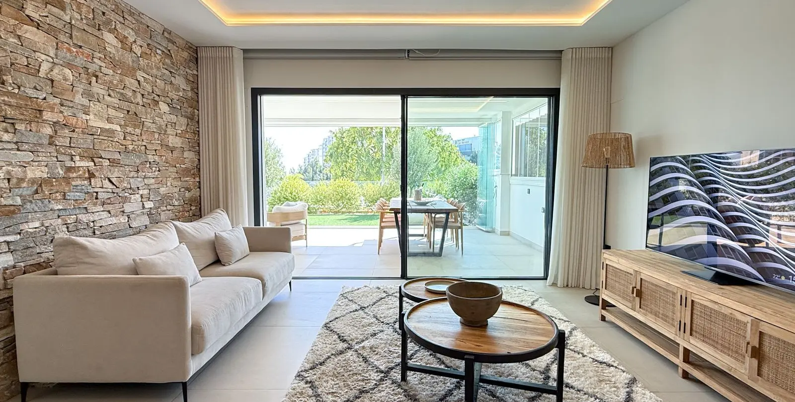 Sale of ground floor apartment in Estepona 2