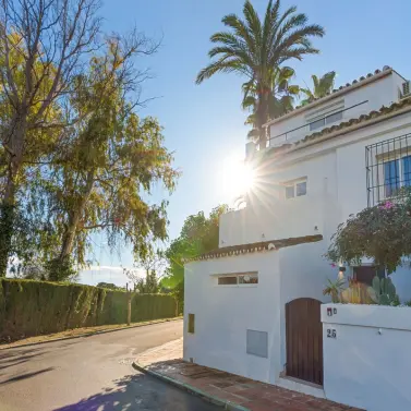 Venta de adosado en Guadalmina Baja