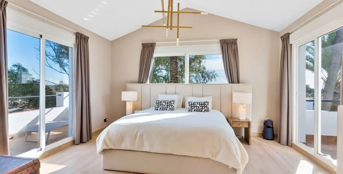 Sale of townhouse in Guadalmina Baja 2