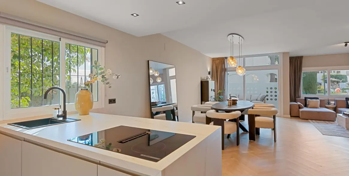 Sale of townhouse in Guadalmina Baja 4