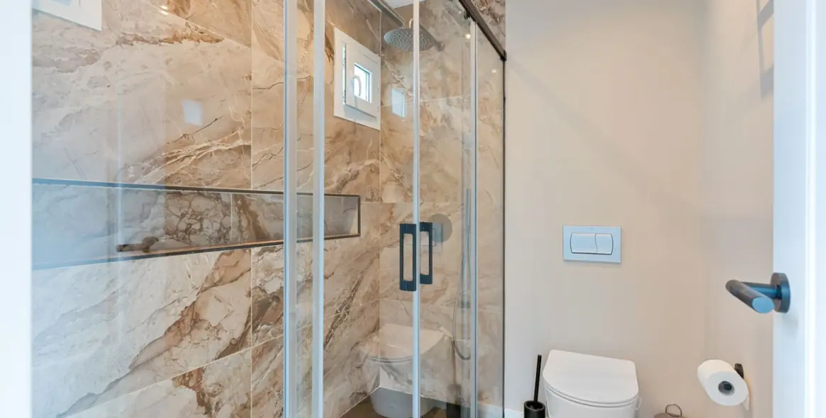 Sale of townhouse in Guadalmina Baja 18