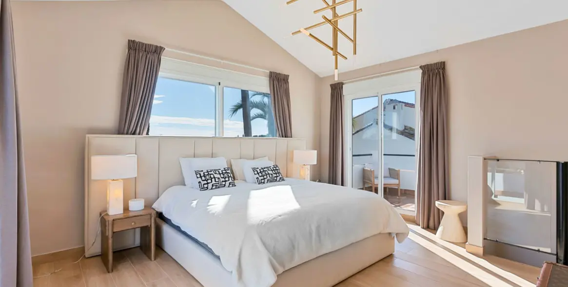 Alquiler a largo plazo de adosado en Guadalmina Baja 24