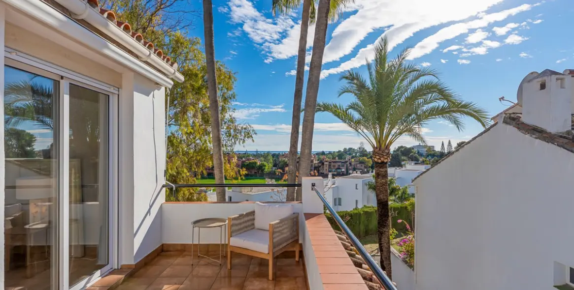 Alquiler a largo plazo de adosado en Guadalmina Baja 27