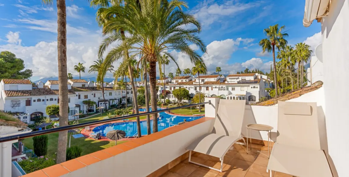 Alquiler a largo plazo de adosado en Guadalmina Baja 28