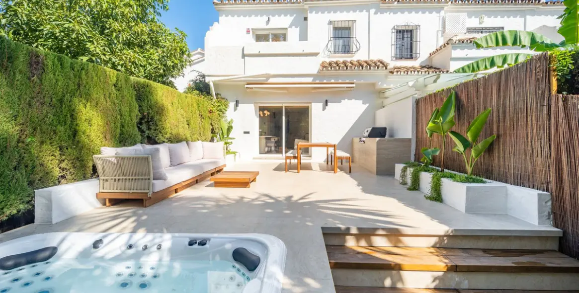 Продажа таунхауса в Nueva Andalucía 1