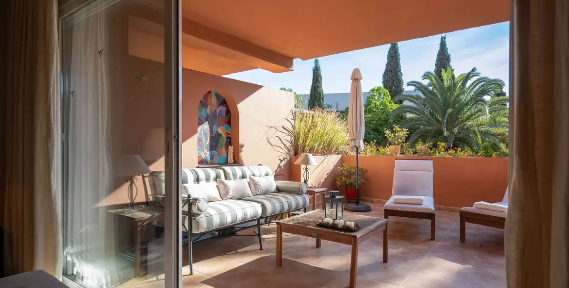 Продажа апартаментов на первом этаже в Marbella 1