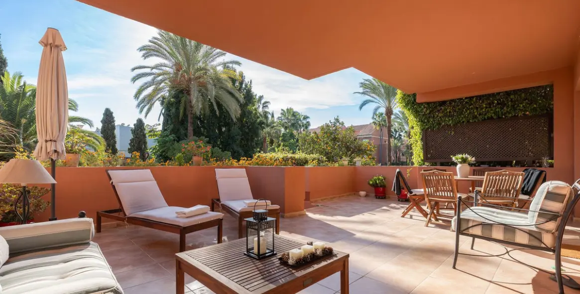 Продажа апартаментов на первом этаже в Marbella 3