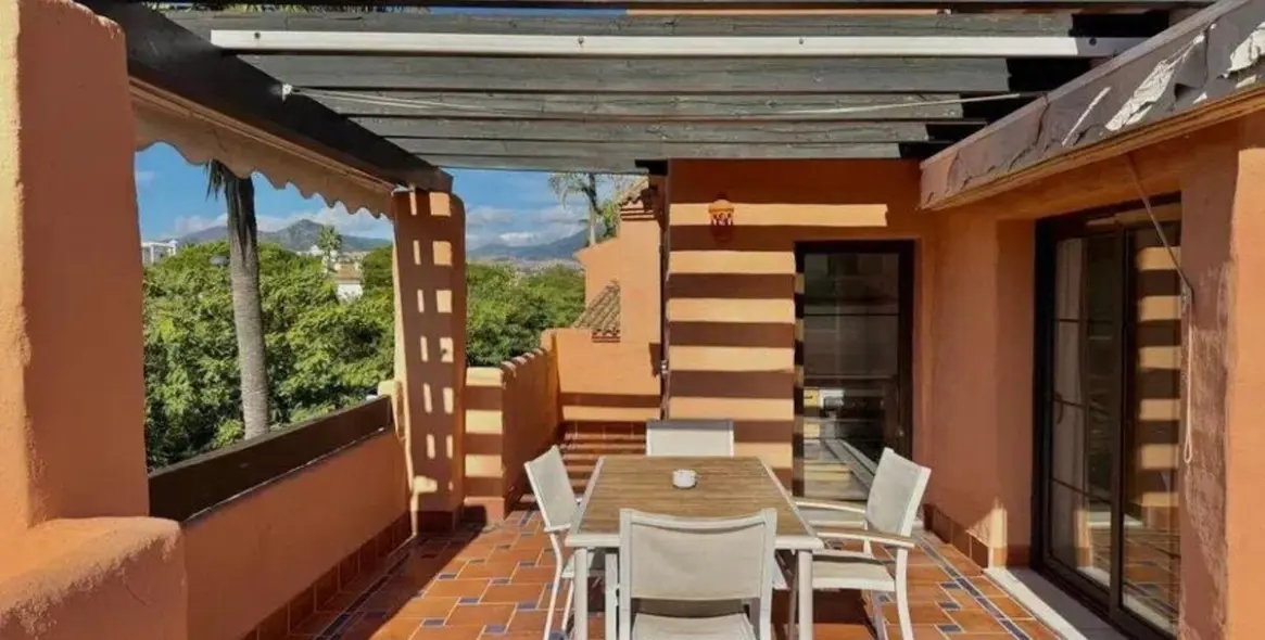 Sale of penthouse duplex in Hacienda del Sol 7