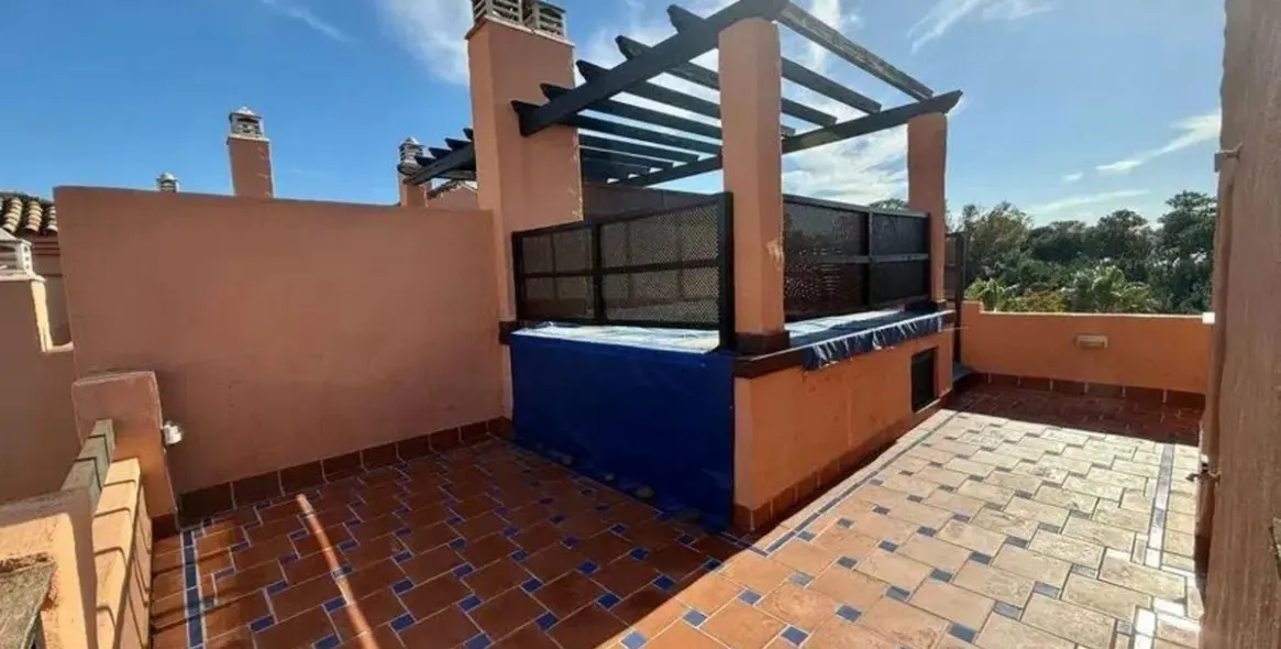 Sale of penthouse duplex in Hacienda del Sol 18