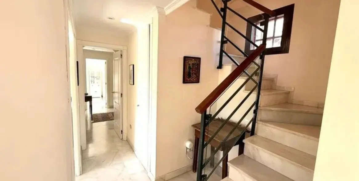 Sale of penthouse duplex in Hacienda del Sol 19