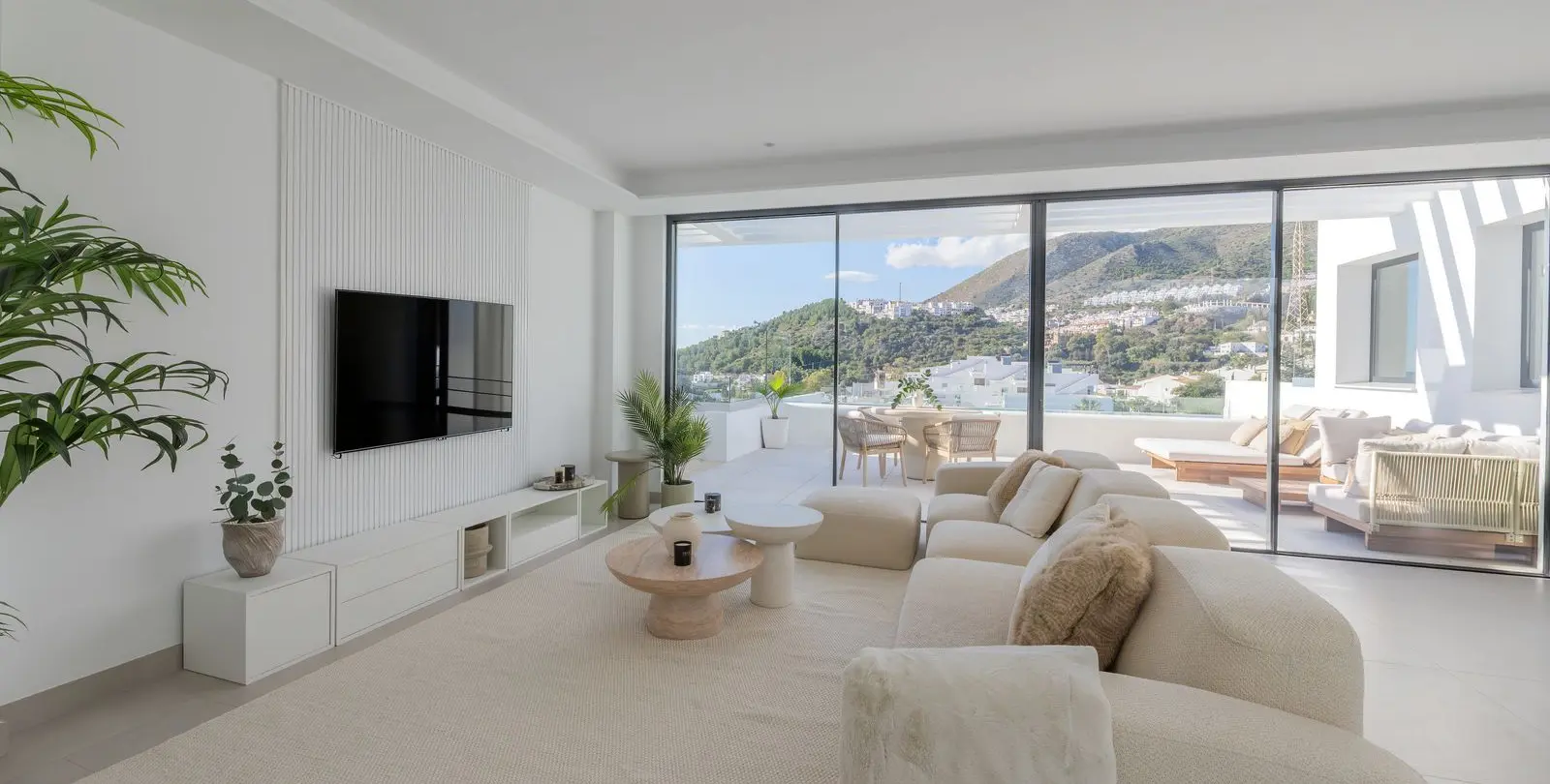 Продажа  отдельно стоящей виллы в Benalmadena Pueblo 3