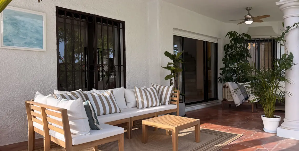 Продажа  отдельно стоящей виллы в Estepona 3