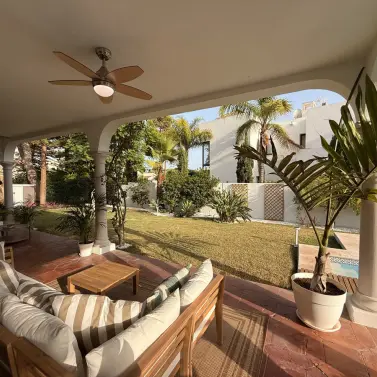 Продажа  отдельно стоящей виллы в Estepona