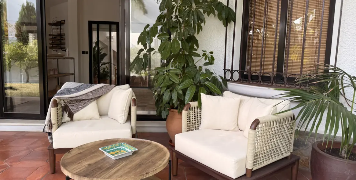 Продажа  отдельно стоящей виллы в Estepona 10