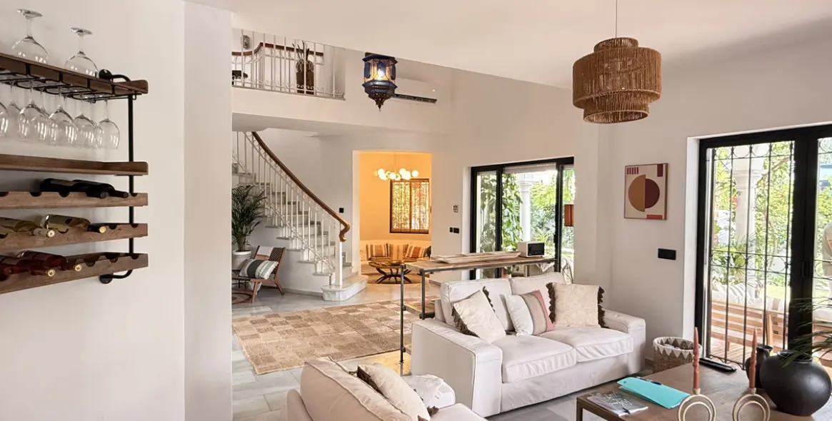 Продажа  отдельно стоящей виллы в Estepona 12