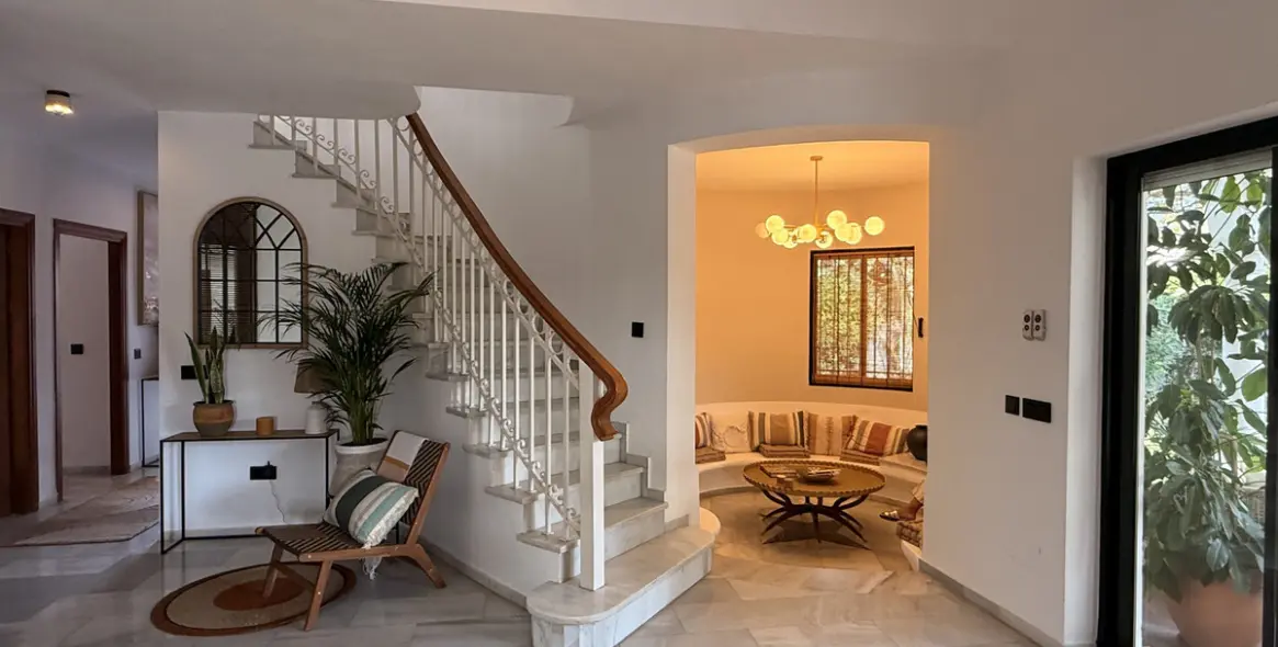 Продажа  отдельно стоящей виллы в Estepona 13