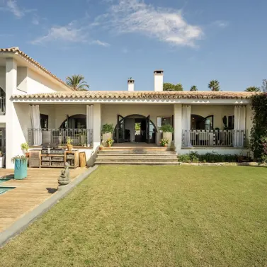 Venta de villa independiente en El Paraiso