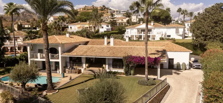 Venta de villa independiente en El Paraiso 3