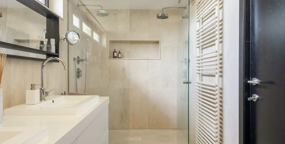 Venta de villa independiente en El Paraiso 31