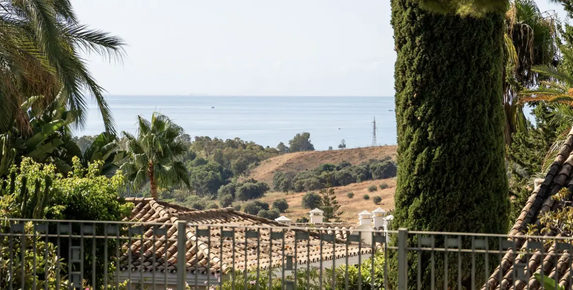 Venta de villa independiente en El Paraiso 33