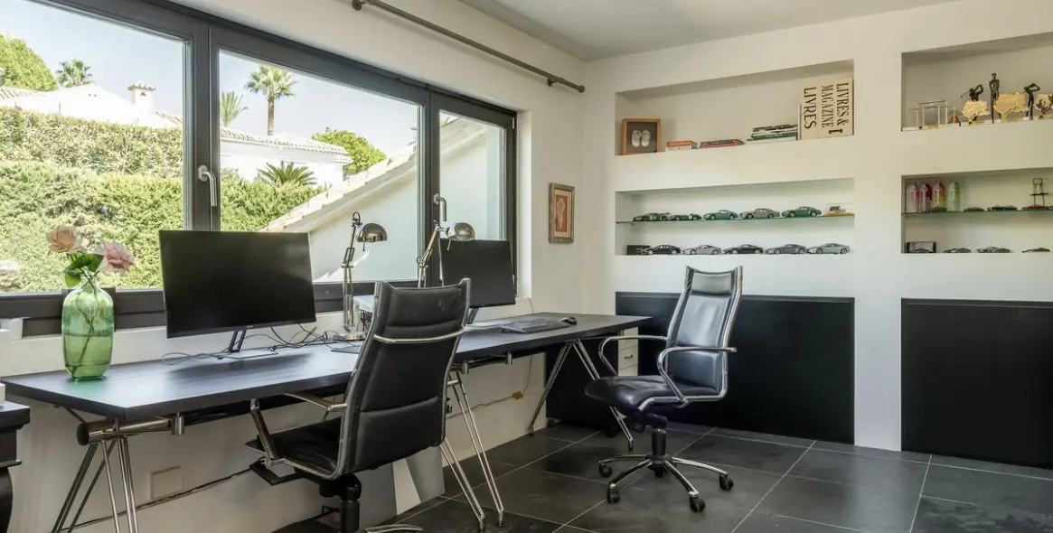 Venta de villa independiente en El Paraiso 34