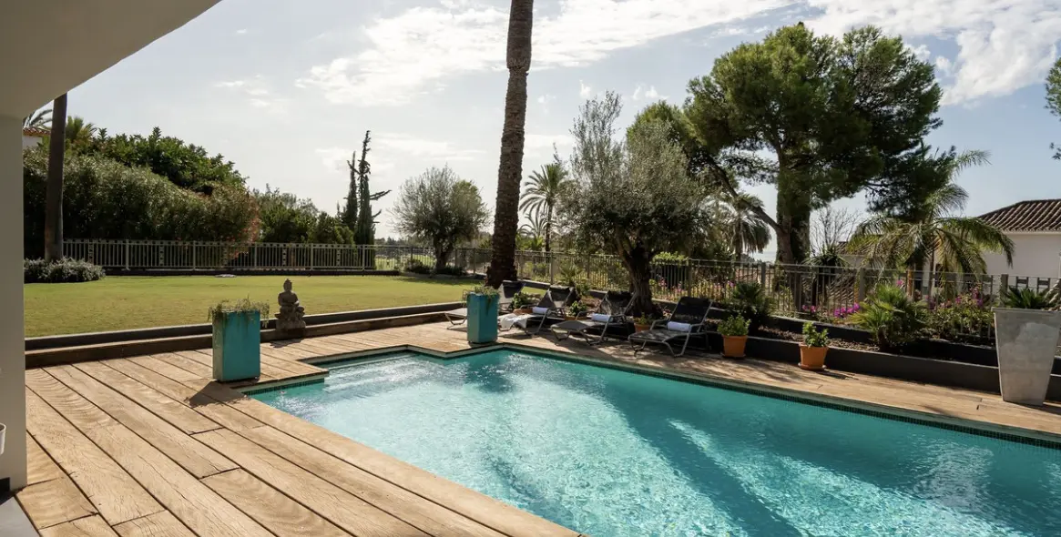 Venta de villa independiente en El Paraiso 35