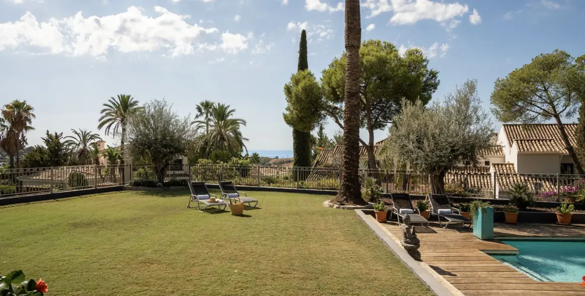 Venta de villa independiente en El Paraiso 37