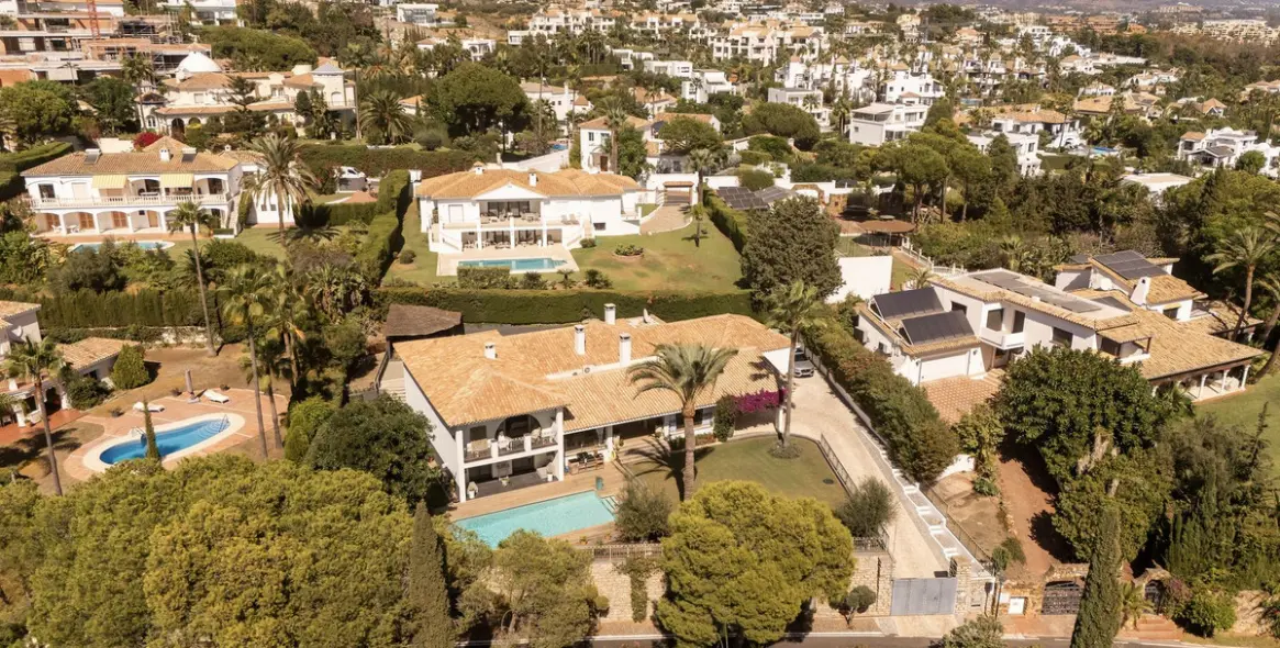 Venta de villa independiente en El Paraiso 56