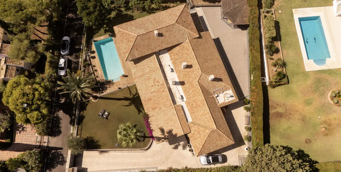 Venta de villa independiente en El Paraiso 57