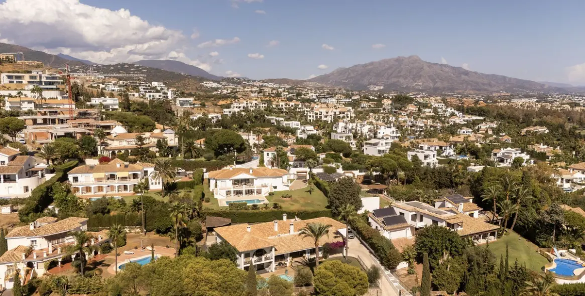 Venta de villa independiente en El Paraiso 1