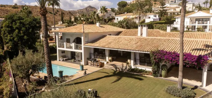 Venta de villa independiente en El Paraiso 4