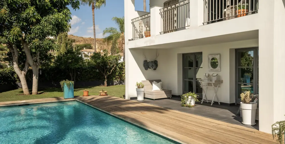 Venta de villa independiente en El Paraiso 25