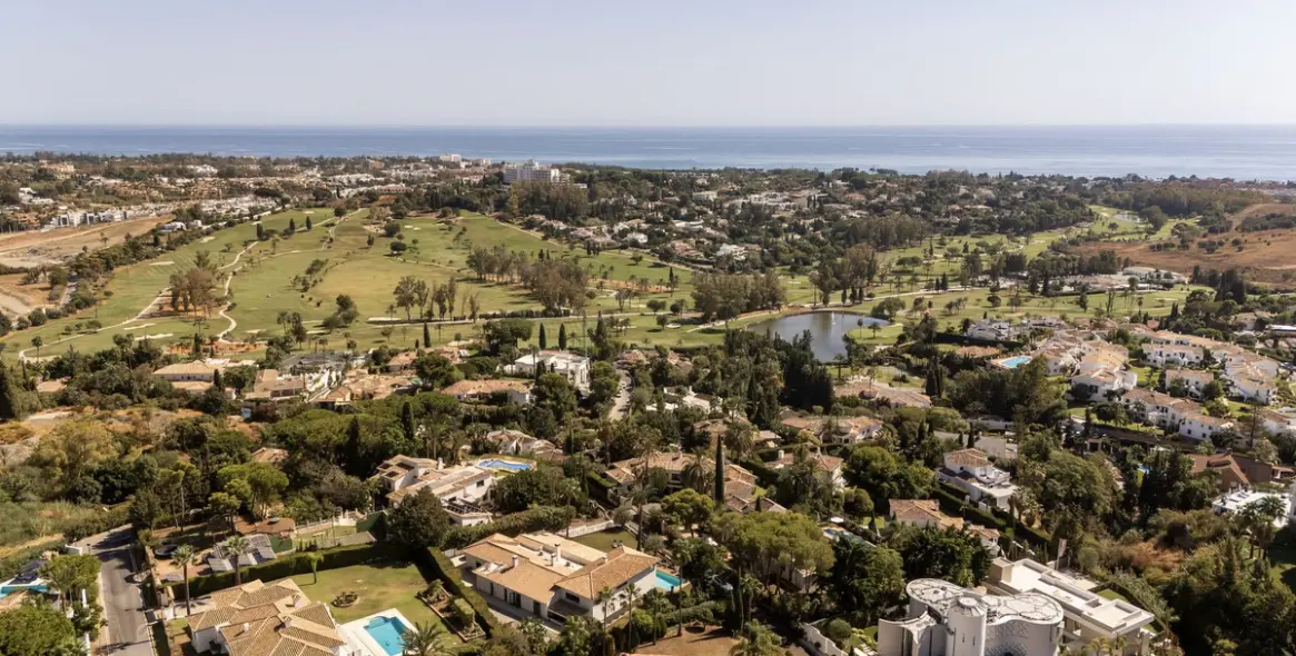 Venta de villa independiente en El Paraiso 64
