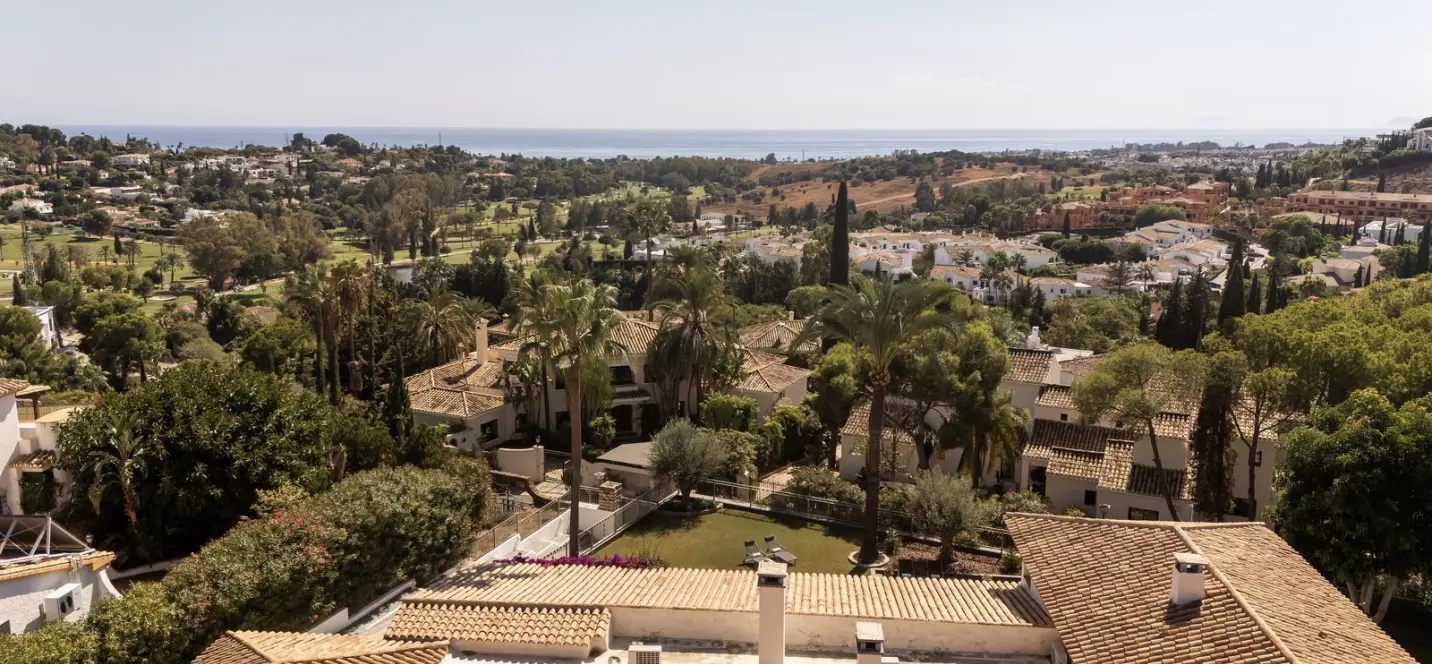 Продажа  отдельно стоящей виллы в El Paraiso 1