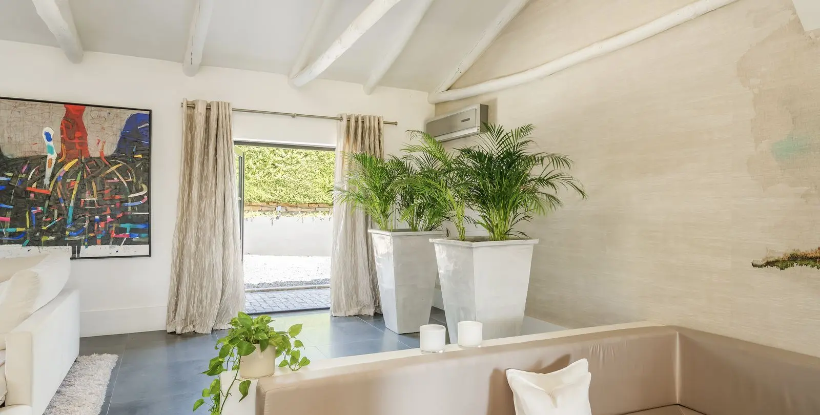 Sale of detached villa in El Paraiso 17